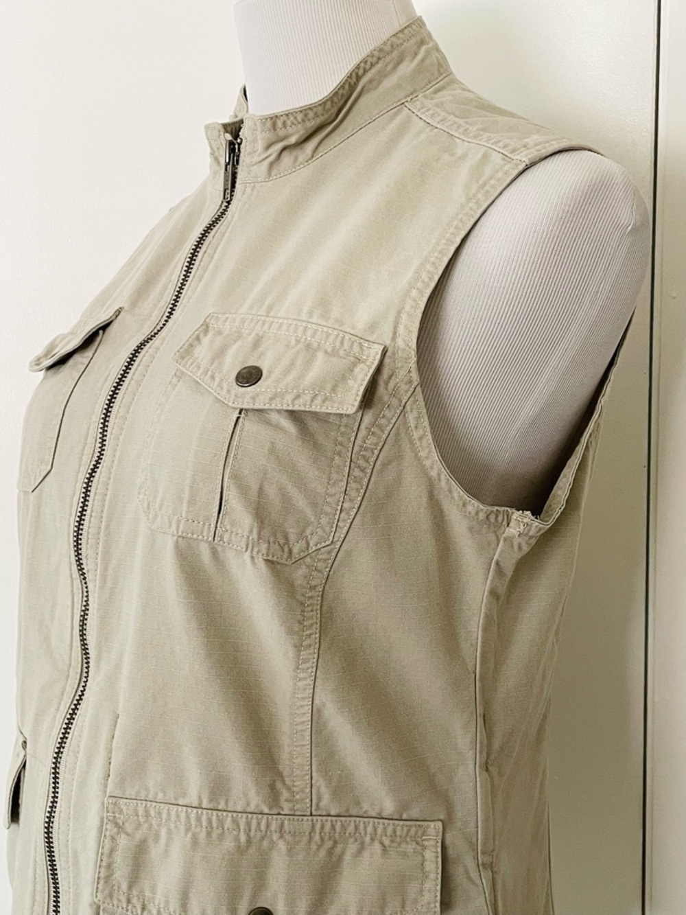Eddie Bauer Ripstop Beige Khaki Women’s Hiking Utility Vest Size M - Picture 5 of 9